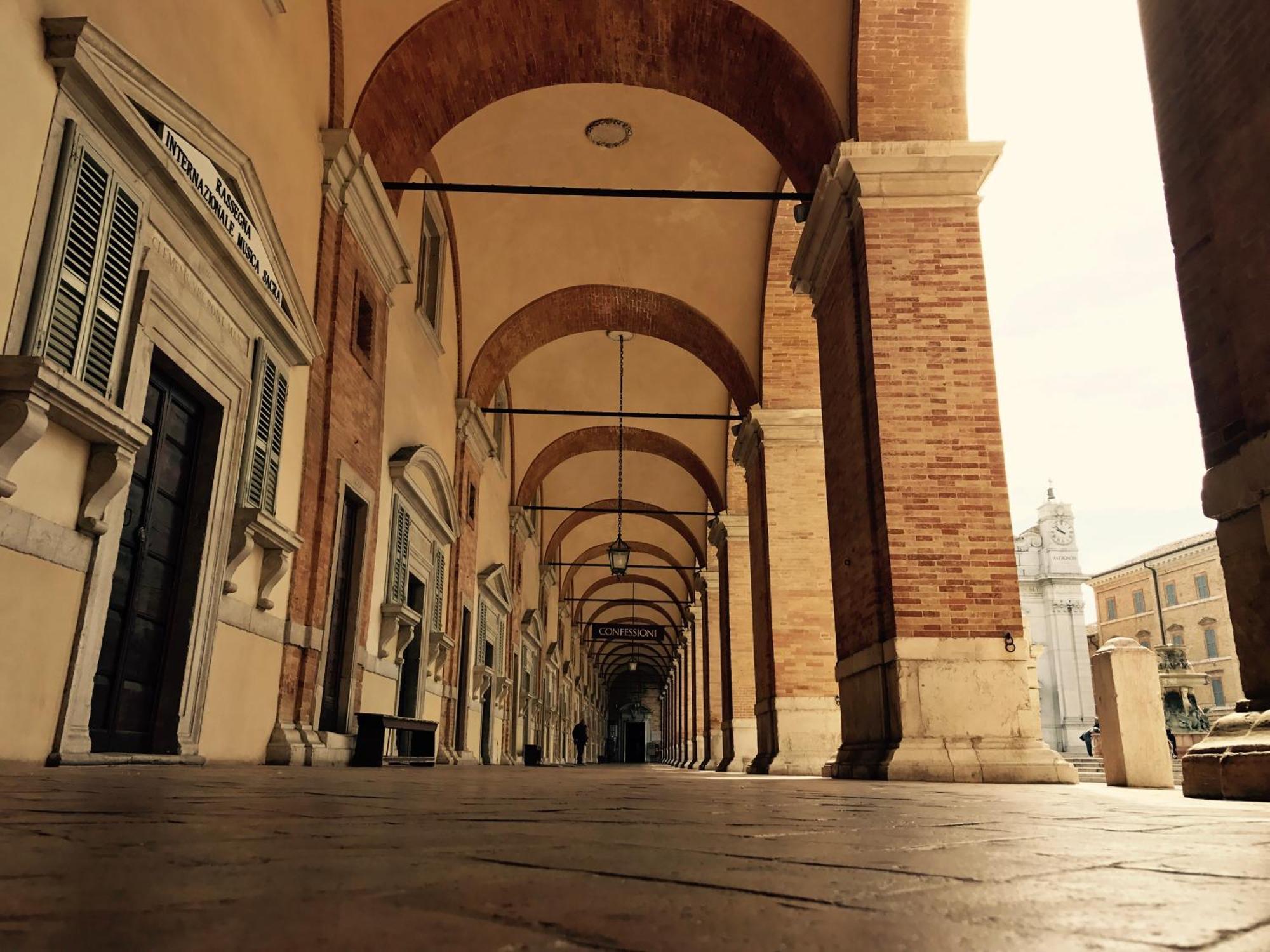 Pellegrino E Pace Loreto