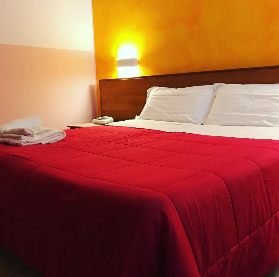 Hotel Pellegrino E Pace Loreto